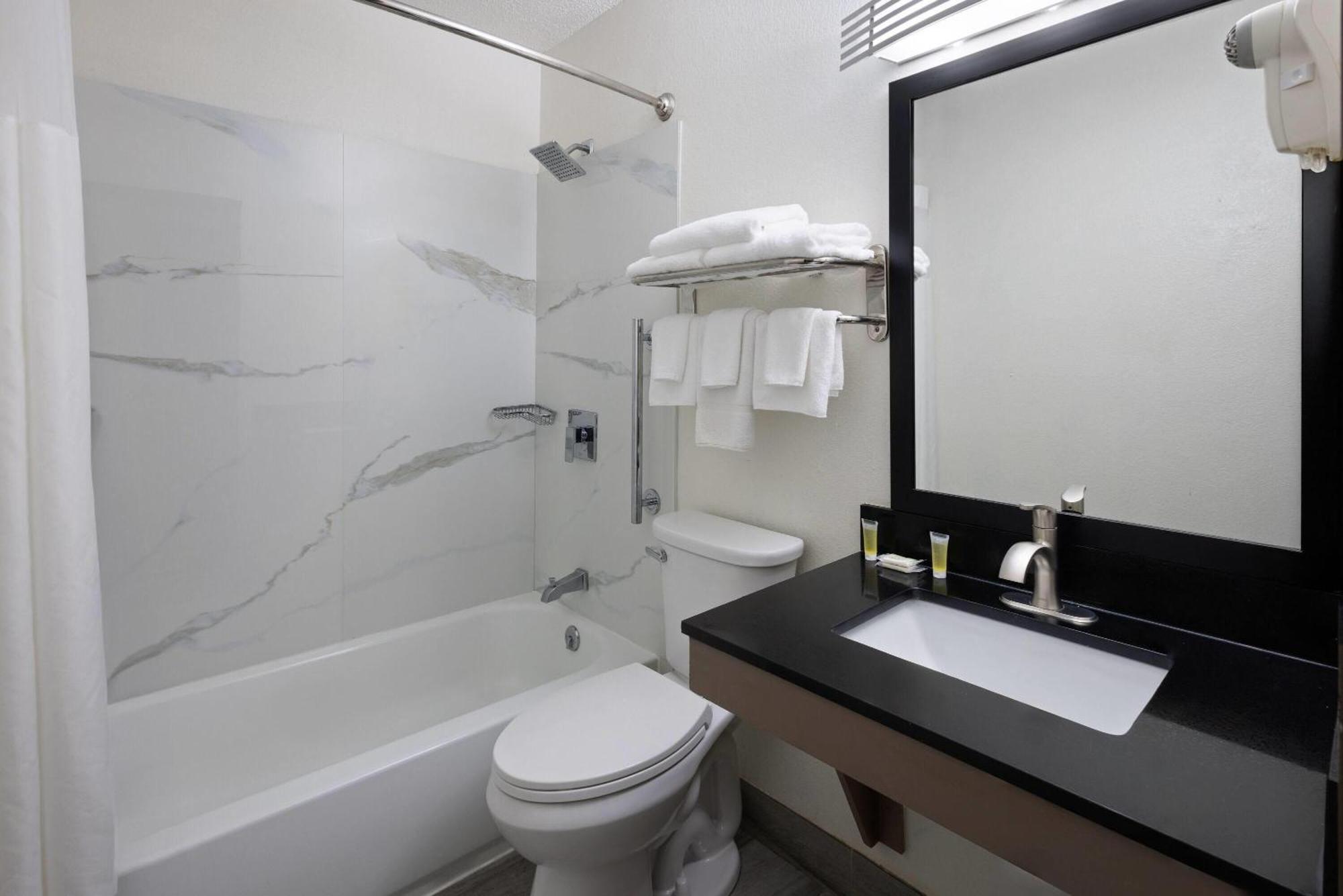 Super 8 By Wyndham Richmond Midlothian Turnpike Hotel Екстериор снимка